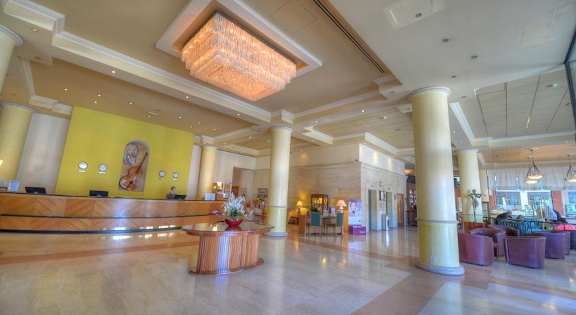 Golden Tulip Vivaldi 4*,  