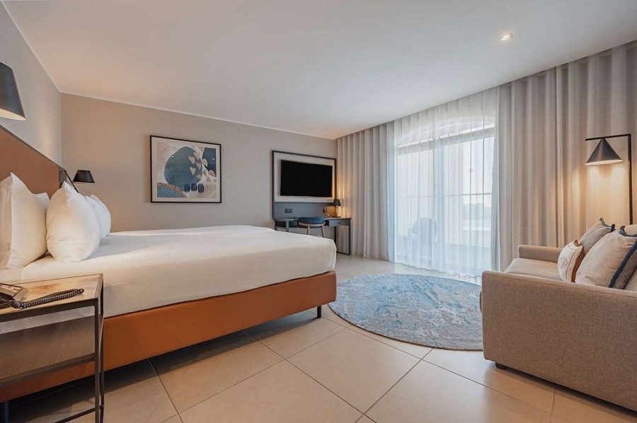 DOUBLE TREE by Hlton 4* (ex DOLMEN HOTEL), 