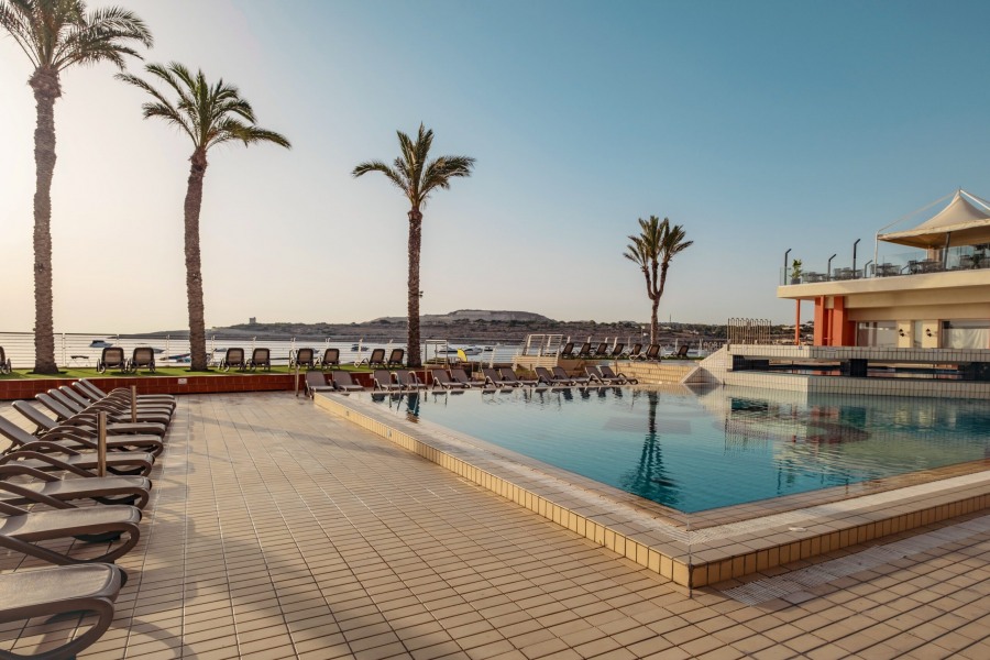 Qawra Palace 4*, ����